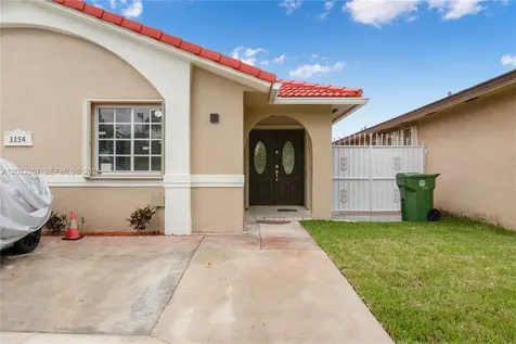 3254 W 78th Street Hialeah FL 33018