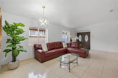 3254 W 78th Street Hialeah FL 33018