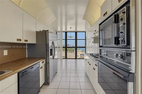 9 Island Avenue Miami Beach FL 33139