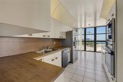 9 Island Avenue Miami Beach FL 33139