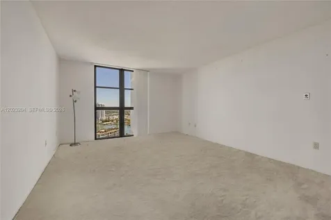 9 Island Avenue Miami Beach FL 33139