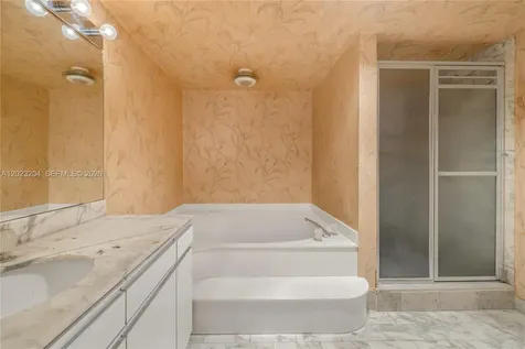 9 Island Avenue Miami Beach FL 33139