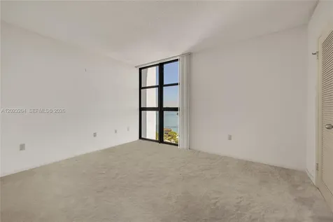 9 Island Avenue Miami Beach FL 33139
