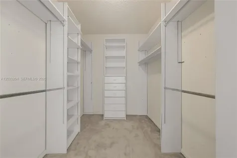 9 Island Avenue Miami Beach FL 33139