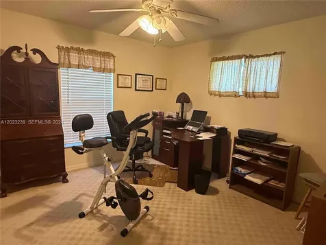 6165 136 Avenue N Clearwater FL 33760