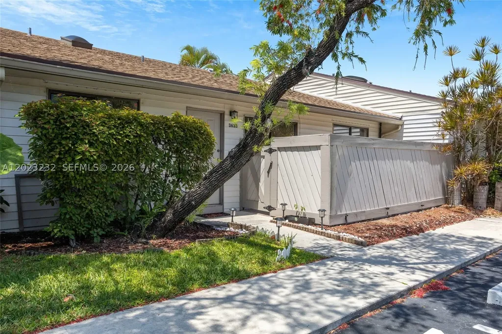 3633 NW 99th Terrace Sunrise FL 33351