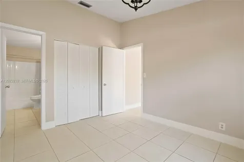 3633 NW 99th Terrace Sunrise FL 33351