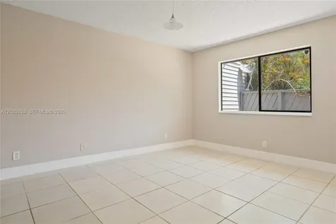 3633 NW 99th Terrace Sunrise FL 33351