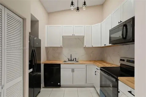3633 NW 99th Terrace Sunrise FL 33351