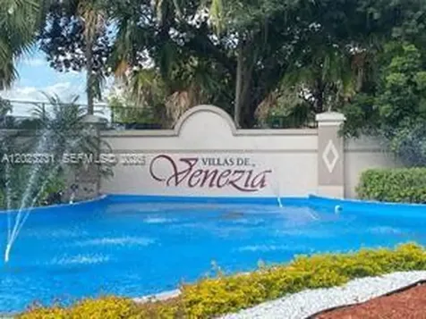 9934 Nob Hill Place Sunrise FL 33351