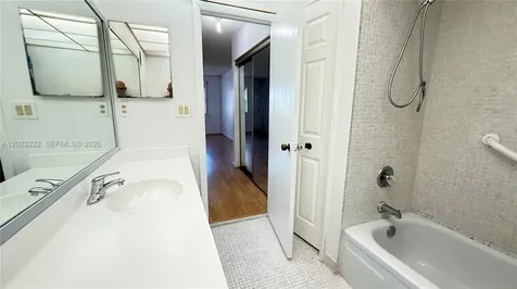 240 Lakeview Drive Weston FL 33326