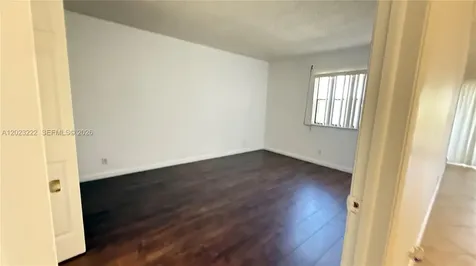 240 Lakeview Drive Weston FL 33326
