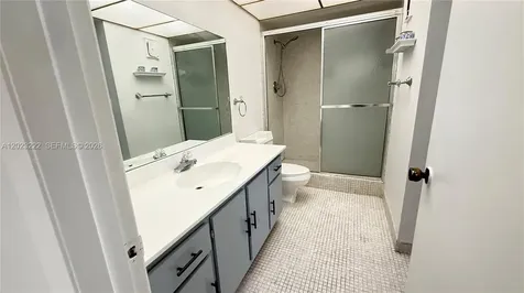 240 Lakeview Drive Weston FL 33326