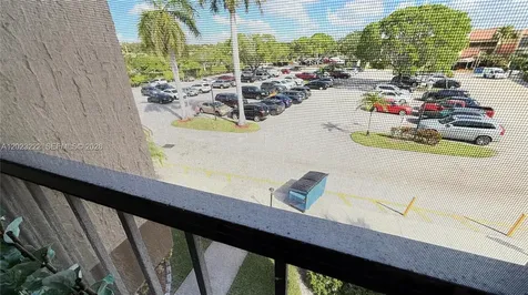 240 Lakeview Drive Weston FL 33326