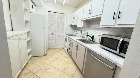 240 Lakeview Drive Weston FL 33326