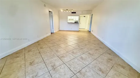 240 Lakeview Drive Weston FL 33326