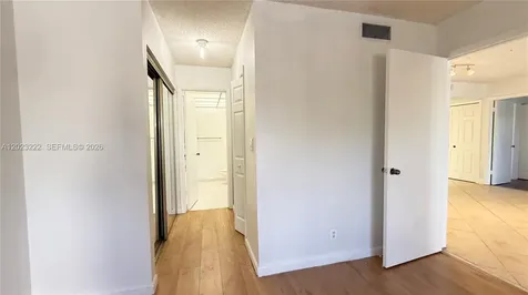 240 Lakeview Drive Weston FL 33326