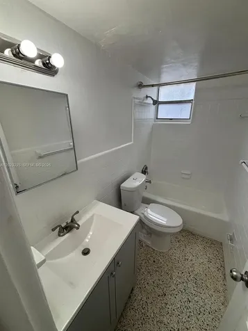 1047 SW 7th Street Miami FL 33130