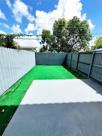 325 W 60th Street Hialeah FL 33012