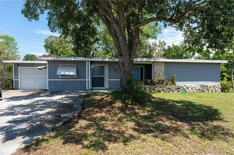 982 SW Airoso Boulevard Port St. Lucie FL 34983