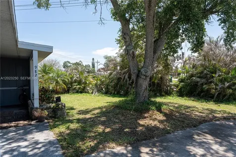 982 SW Airoso Boulevard Port St. Lucie FL 34983