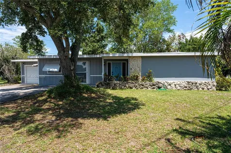 982 SW Airoso Boulevard Port St. Lucie FL 34983