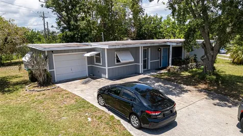 982 SW Airoso Boulevard Port St. Lucie FL 34983