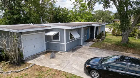 982 SW Airoso Boulevard Port St. Lucie FL 34983