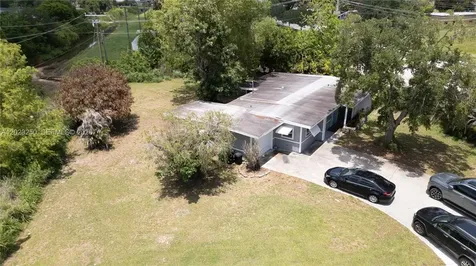 982 SW Airoso Boulevard Port St. Lucie FL 34983