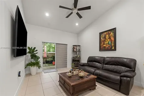 3220 NE 11th Drive Homestead FL 33033