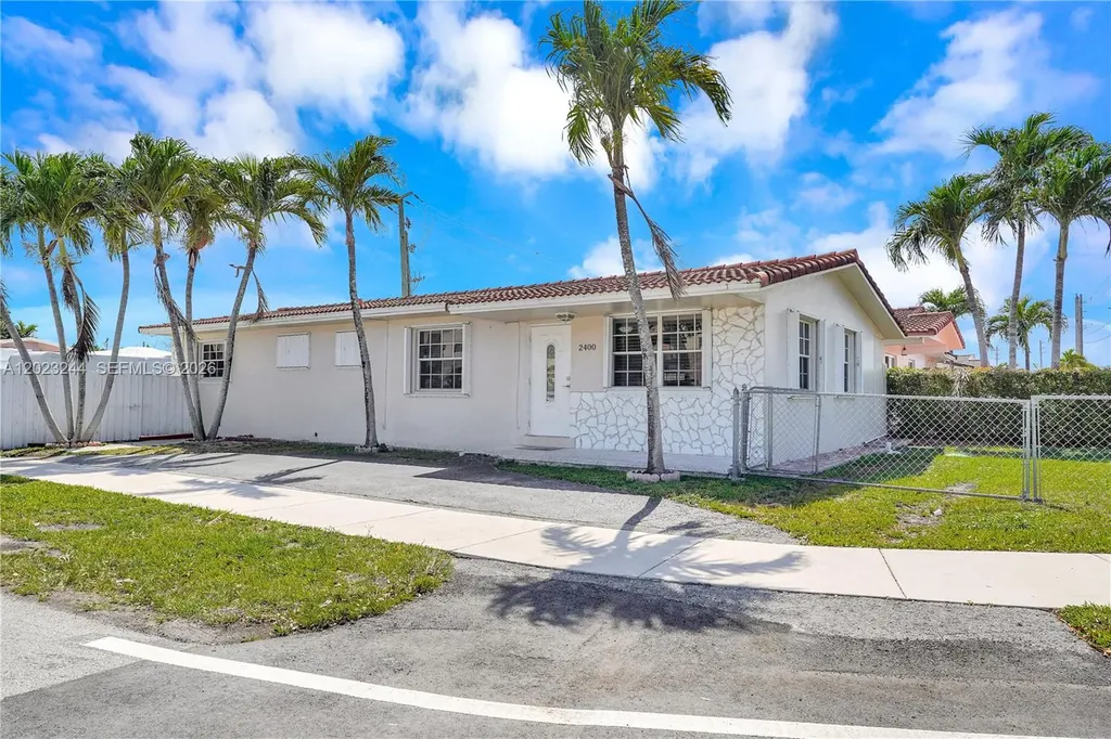 2400 SW 103rd Court Miami FL 33165