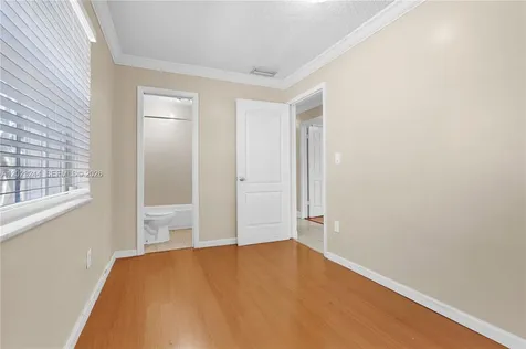 2400 SW 103rd Court Miami FL 33165