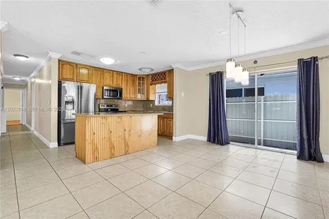2400 SW 103rd Court Miami FL 33165