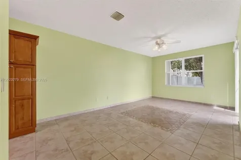 15657 NW 12th Manor Pembroke Pines FL 33028