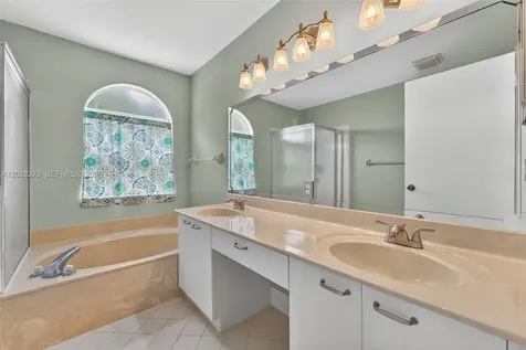 15657 NW 12th Manor Pembroke Pines FL 33028