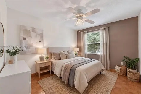 15657 NW 12th Manor Pembroke Pines FL 33028