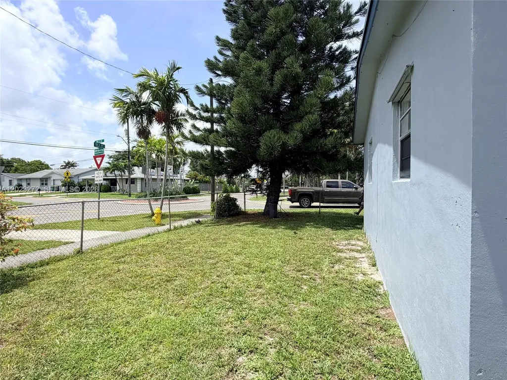 1106 NW 2nd Street Dania Beach FL 33004