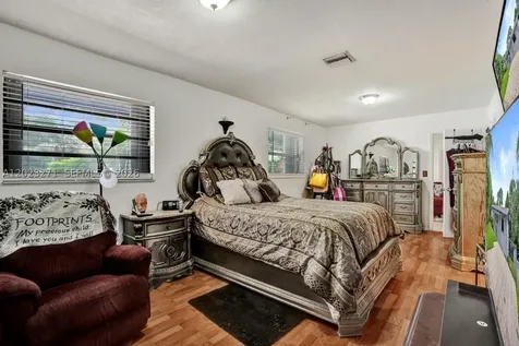 1020 NW 25th Avenue Fort Lauderdale FL 33311