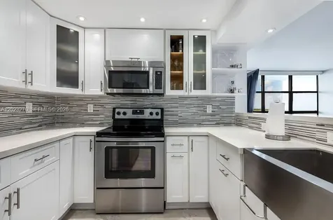 600 Parkview Drive Hallandale Beach FL 33009