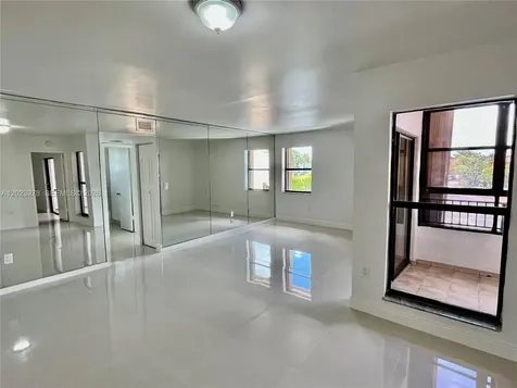 10893 NW 7th Street Miami FL 33172