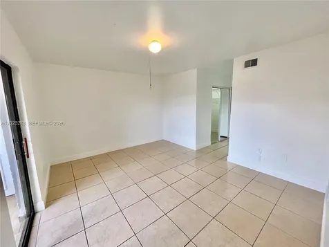 10893 NW 7th Street Miami FL 33172