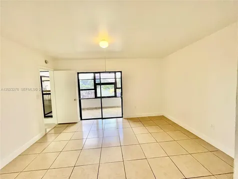 10893 NW 7th Street Miami FL 33172