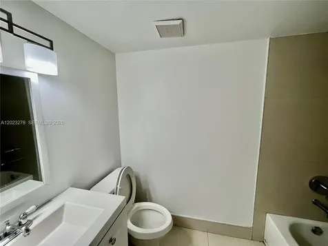 10893 NW 7th Street Miami FL 33172