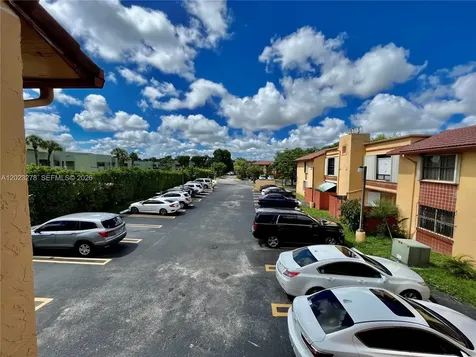 10893 NW 7th Street Miami FL 33172