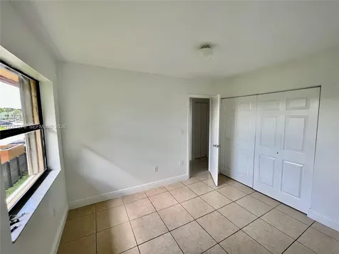 10893 NW 7th Street Miami FL 33172