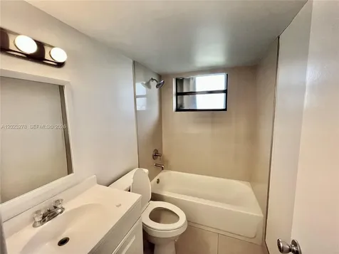 10893 NW 7th Street Miami FL 33172