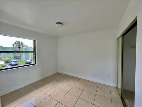 10893 NW 7th Street Miami FL 33172