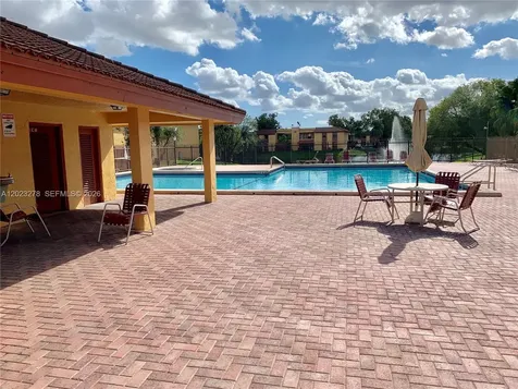 10893 NW 7th Street Miami FL 33172