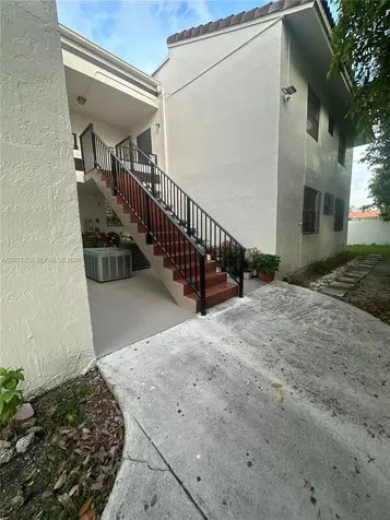 10893 NW 7th Street Miami FL 33172