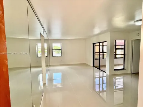 10893 NW 7th Street Miami FL 33172